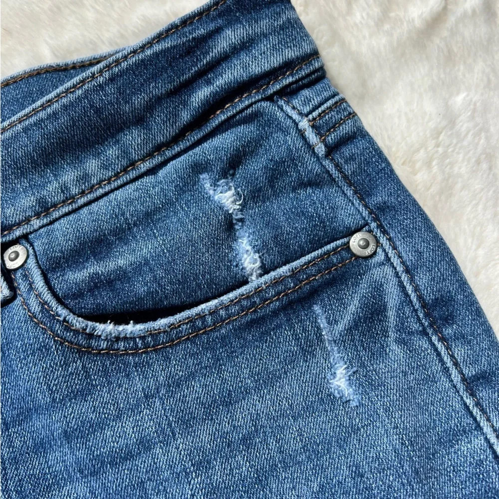 LOFT cutoff distressed
